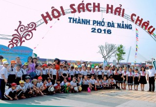 Học sinh Trần Cao Vân với Ngày hội sách Việt Nam.