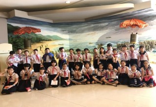 Tổ chức hoạt động ngoại khóa cho học sinh lớp 4 Tìm hiểu Lịch sử địa phương tại Bảo tàng Đà Nẵng.
