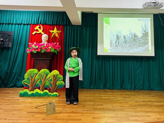 z7255639624863_613dbeb346f8bb5e320bfaf4dba56586