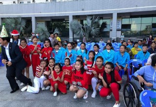 GIAO LƯU VĂN NGHỆ VÀ TẶNG QUÀ GIÁNG SINH CHO CÁC BỆNH NHÂN TẠI BỆNH VIÊN UNG BƯỚU GIAO LƯU VĂN NGHỆ VÀ TẶNG QUÀ GIÁNG SINH CHO CÁC BỆNH NHÂN TẠI BỆNH VIÊN UNG BƯỚU